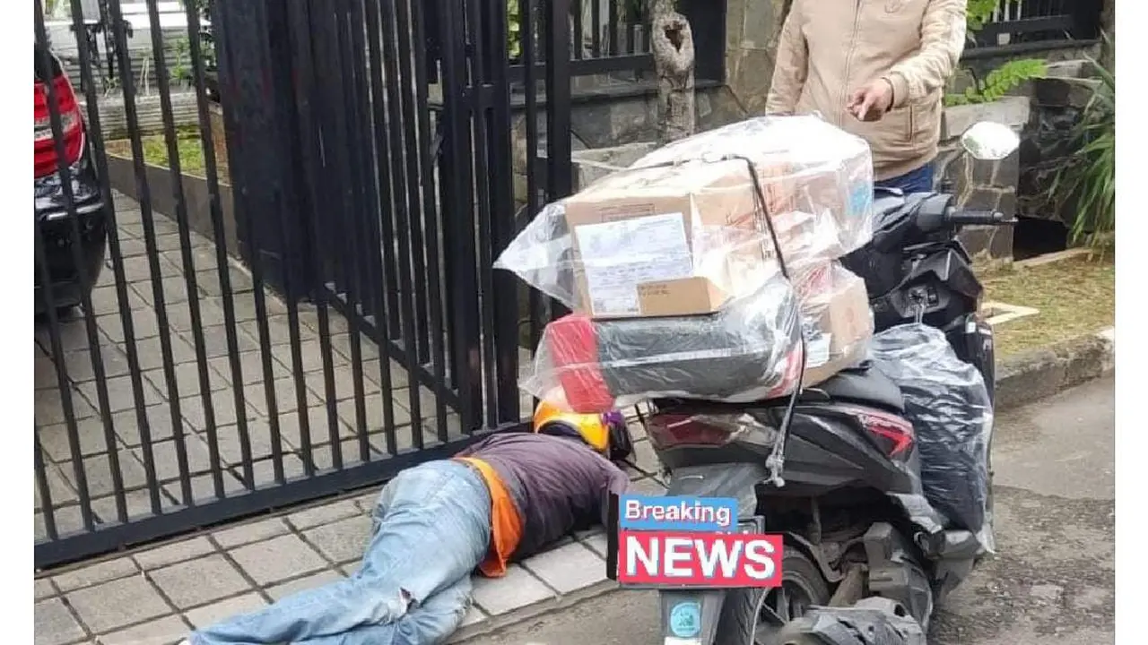 Tangkapan layar kurir dikabarkan meninggal saat mengantar paket, diduga karena kelelahan.