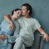 Angelina Jolie dan Brad Pitt terkenal dengan kemesraan dan keromantisan yang kerap mereka tunjukan di setiap kesempatan. Bukan hanya dalam aktingnya di sebuah judul film, di kesehariannya pun juga selalu terlihat. (Instagram/angelinajolieofficial)