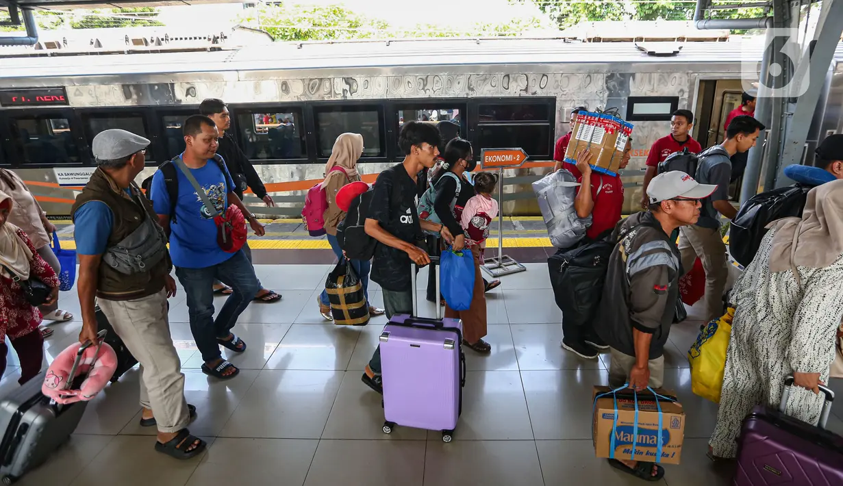 Angka kedatangan juga diprediksi akan terus bertambah. (Liputan6.com/Angga Yuniar)