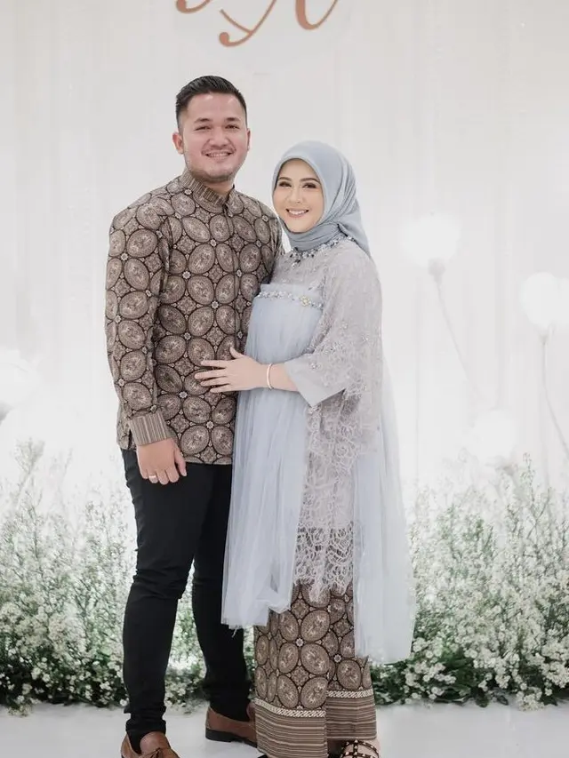 Inspirasi Kebaya Ibu Hamil dari Artis Tanah Air