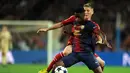 3. Alex Song – Transfer 15 juta pounds dikeluarkan Barcelona demi mendatangkan Alex Song dari Arsenal. Tak ayal banyak yang kaget dengan keputusan yang terjadi di menit akhir transfer tersebut. (AFP/Lluis Gene)