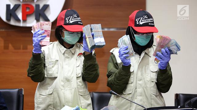 Barang Bukti Tersangka Kalapas Sukamiskin Wahid Husein