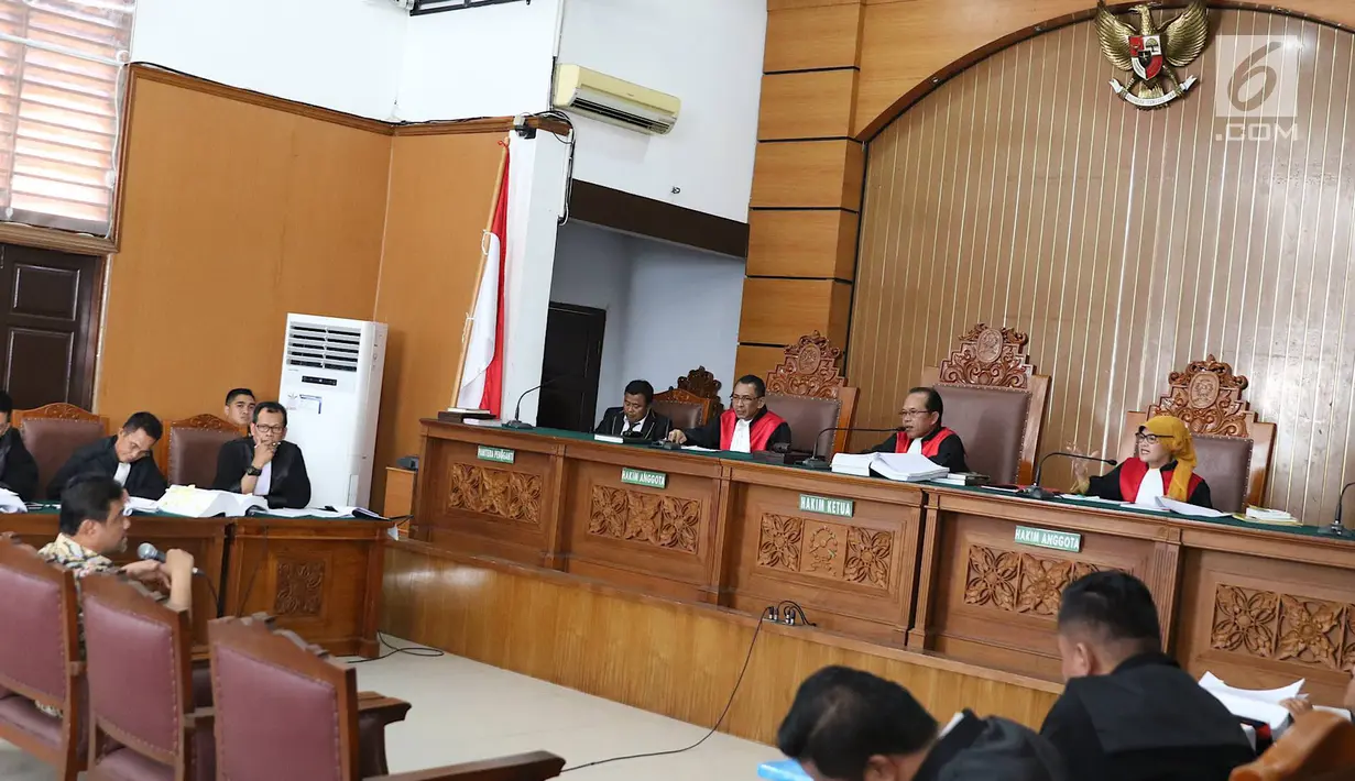 Suasana sidang lanjutan perkara penyebaran berita bohong atau hoaks dengan terdakwa Ratna Sarumpaet di PN Jakarta Selatan, Selasa (9/4). JPU menghadirkan 4 orang saksi dalam persidangan, salah satunya Presiden Konfederasi Serikat Pekerja Indonesia (KSPI) Said Iqbal. (Liputan6.com/Immanuel Antonius)