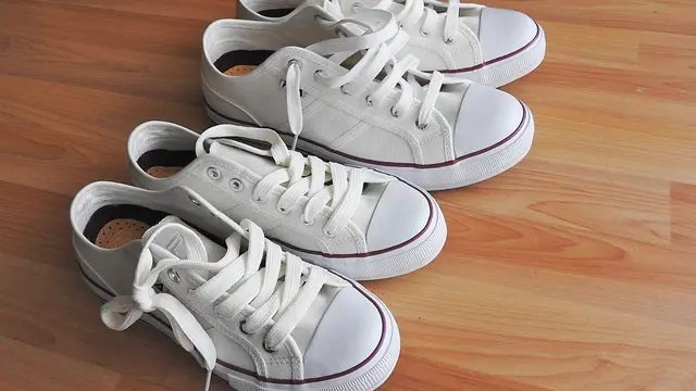 6 Tips Membersihkan Sepatu Putih
