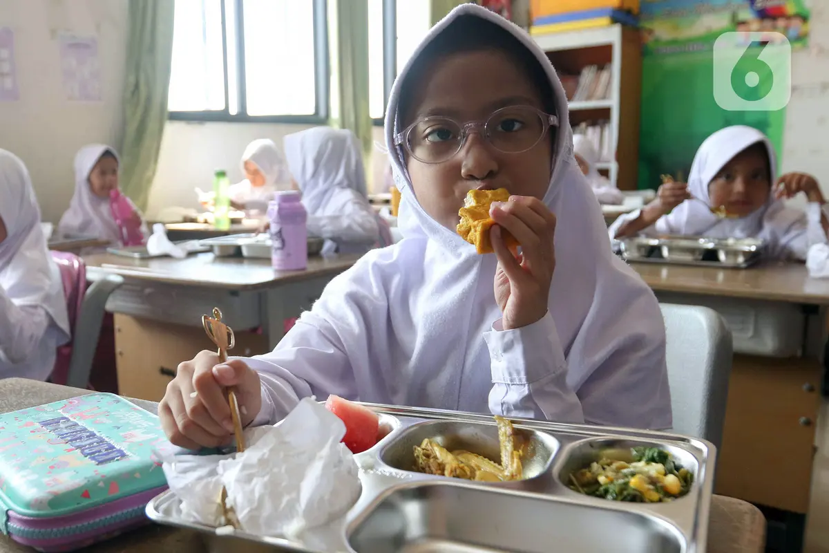Resmi Diluncurkan, Seperti Ini Antusiasme Siswa Sekolah Dasar Santap Makan Bergizi Gratis