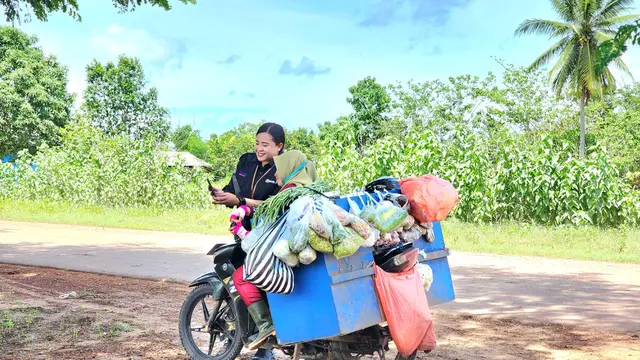 Tak Kenal Lelah Berdayakan Kelompok Usaha, Inilah Sosok Agustina Etiwory Mantri BRI dari Tanah Miring Merauke