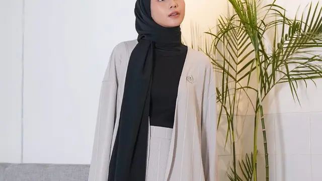 Tips Padu Padan Outfit dengan Nyaman Bagi Pengguna Hijab Saat Kembali WFO