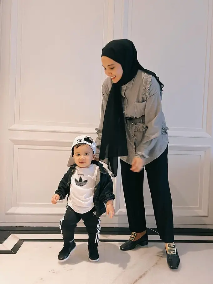 Zaskia Sungkar dan Ukkasya. (Foto: Instagram/zaskiasungkar15)