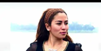 Gugatan cerai ketika usia perkawinan masih seumur jagung merupakan guncangan hebat dalam hidup Cinta Penelope, bagaimana ia memaknainya?