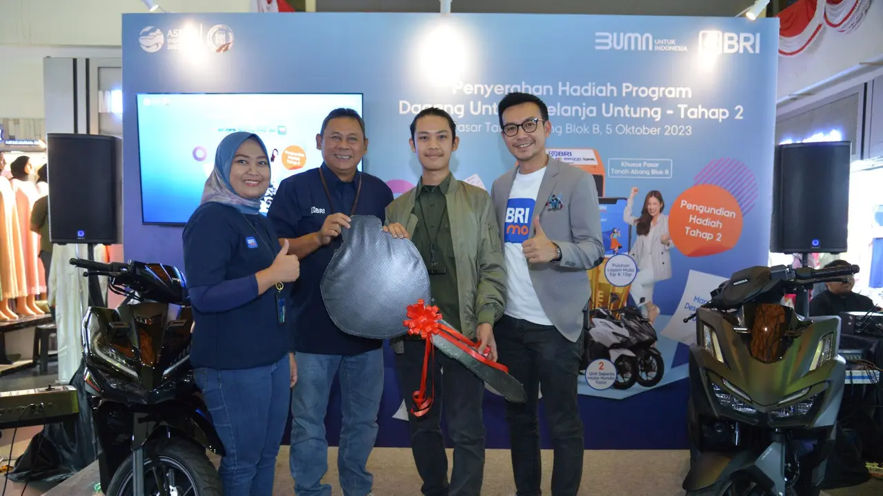Apresiasi Pedagang dan Pengunjung, BRI Bagikan Undian Berhadiah di Pasar Tanah Abang