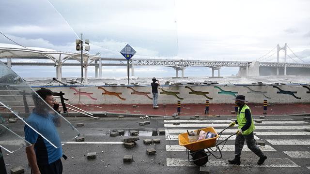 Potret Busan di Korea Selatan Porak Poranda Dihantam Topan Hinnamnor