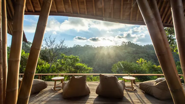 Buahan, Resor Tengah Hutan Tanpa Dinding dan Tanpa Pintu untuk Liburan Back to Nature