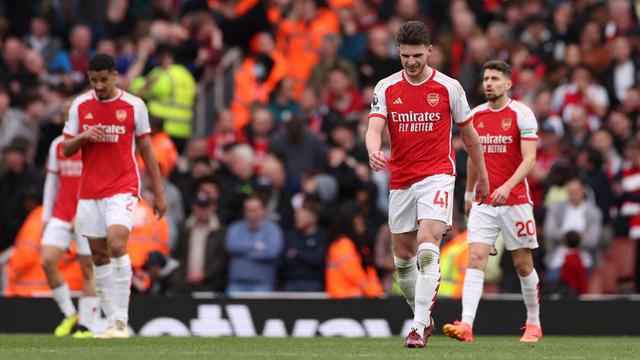 Foto: Kebobolan Dua Gol dalam 3 Menit dari Aston Villa, Arsenal Relakan Man City Pimpin Balapan Menuju Gelar Liga Inggris