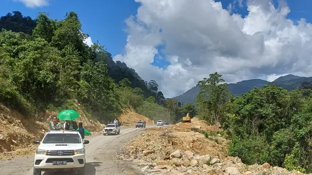 Proyek pembangkit listrik tenaga air hydropower Sungai Kayan (PLTA Kayan) yang dibangun PT Kayan Hydro Energy (KHE) di Kecamatan Peso, Kabupaten Bulungan, Kalimantan Utara. (Maulandy/Liputan6.com)