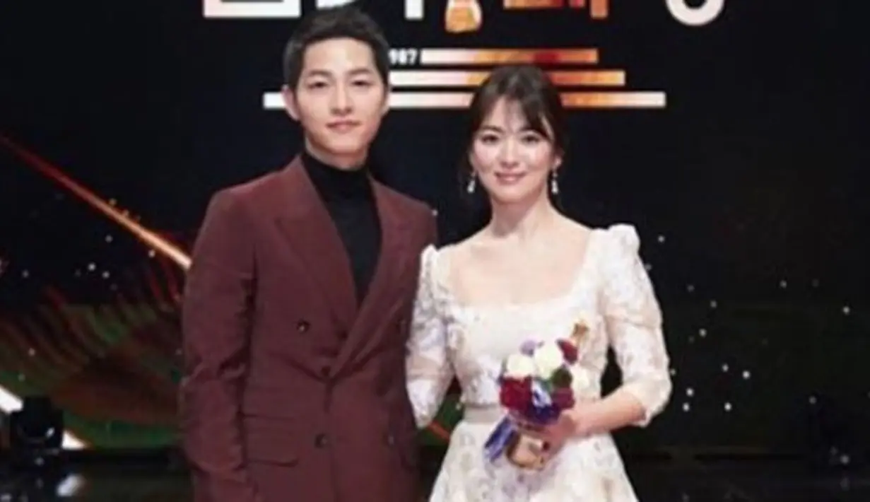 Patah hati kembali dirasakan para pecinta drama Korea lantaran sang idola akan segera menikah. Pasangan kekasih Song Joong Ki dan Song Hye Kyo telah menetapkan tanggal pernikahan mereka. (Instagram/Kyo1122)