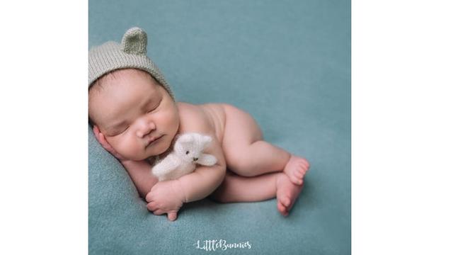 7 Potret Baby Born Anak Kedua Vicky Shu, Bikin Gemas