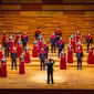 Penampilan Batavia Madrigal Singers (BMS) di bawah naungan konduktor Avip Priatna mempersembahkan konser bertajuk Batavia Madrigal Singers in Concert di Sota Concert Hall, Singapura. (Liputan6.com/HO/The Resonanz Music Studio).