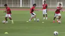 Sebanyak 24 pemain menjalani latihan secara langsung di lapangan. (Liputan6.com/Helmi Fithriansyah)