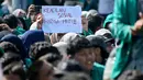 Badan Eksekutif Mahasiswa Seluruh Indonesia (BEM SI) mengatakan aksi ini salah satunya untuk menentang kebijakan pemotongan anggaran di hampir semua kementerian, lembaga serta pemerintah daerah. (CHAIDEER MAHYUDDIN/AFP)