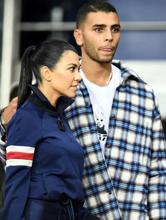 Melansir Hollywoodlife.com, In Touch mewartakan bahwa seorang sumber mengatakan bahwa Kourtney telah memberitahu para sahabat dan keluarganya. Terungkap juga, ia menginginkan enam orang anak. (AFP/Franck Fife)