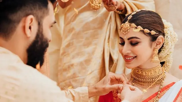 Pernikahan Mouni Roy bintang Naagin (Foto: Instagram/imouniroy)
