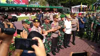 Panglima TNI Marsekal Hadi Tjahjanto dan Kapolri Jenderal Idham Azis pimpin langsung apel gelar pasukan untuk pengamanan Natal 2019 dan Tahun Baru 2020