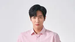 Menanggapi kabar ini, agensi Lee Sang Yeob, UB Management Group pun akhirnya merilis pernyataan. Dilansir Liputan6.com dari Soompi, Senin (25/9/2023), Sang Yeob diketahui tengah mempersiapkan acara pernikahannya. (Liputan6.com/IG/@sangyeob)