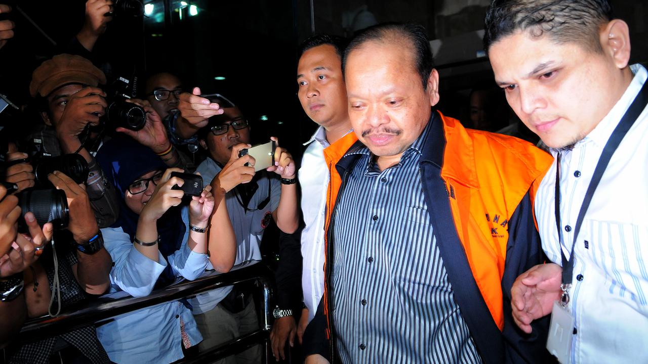 Sutan Bhatoegana ditahan