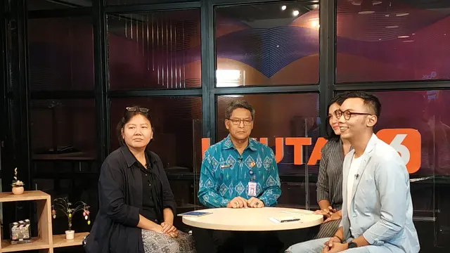 Deputi Bidang Metorologi Mulyono Rahadi Prabowo dan Direktur Rujak Center for Urban Studies Elisa Sutanudja di Dear Netizen.