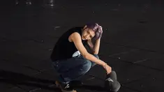 Sebelum tampil, Taeyong NCT tampak asyik berjalan-jalan di kawasan Kota Tua Jakarta saat malam minggu, (1/7/2023). Unggahan Taeyong ini pun langsung mencuri perhatian para penggemar. (Liputan6.com/IG/@taeoxo_nct)