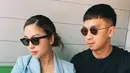 Kenakan blazer biru Nikita Willy tampil kasual, ia pun memadukannya dengan inner hitam dan kacamatanya. @nikitawillyofficial94