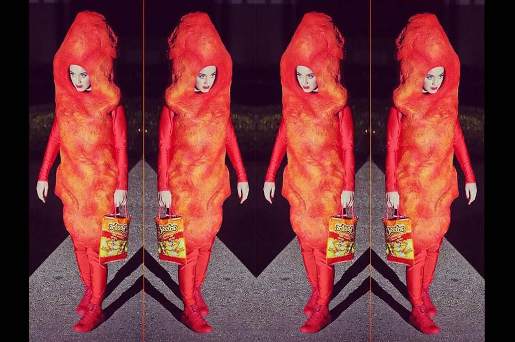 Katy Perry dalam konstum Cheetos (instagram.com/katyperry)