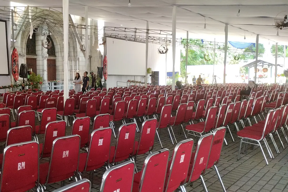 Gereja Katedral Jakarta merampungkan persiapan jelang Misa Malam Natal dan Misa Hari Raya Natal 2023.