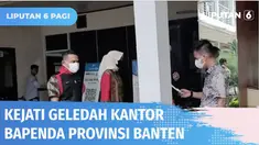Tim Penyidik Kejati Banten menggeledah Kantor Badan Pendapatan Daerah Provinsi Banten pada Jumat (22/04) pagi. Penggeledahan diduga terkait korupsi pajak kendaraan bermotor di Samsat Kelapa 2, Kabupaten Tangerang.