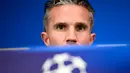 Pelatih baru Feyenoord Robin van Persie optimis dengan berjuang keras anak asuhnya bisa membuat kejutan saat bertandang ke markas Inter Milan pada leg kedua 16 besar Liga Champions, Rabu (12/3/2025). (AFP/Piero Cruciatti)