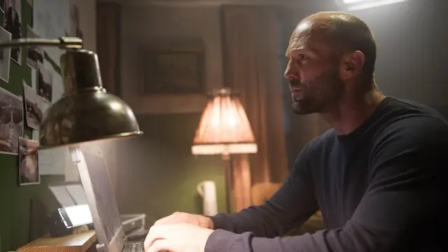 Jason Statham di Film Mechanic: Resurrection