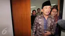 Terdakwa kasus suap gas alam Bangkalan, Fuad Amin diwawancarai usai sidang lanjutan di Pengadilan Tipikor, Jakarta, Kamis (13/8). Agenda sidang Mantan Bupati Bangkalan itu guna mendengarkan keterangan 25 saksi. (Liputan6.com/Helmi Afandi)