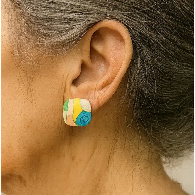 8 Model Anting yang Bikin Rambut Beruban Tampak Awet Muda, Tips Tampil Memukau