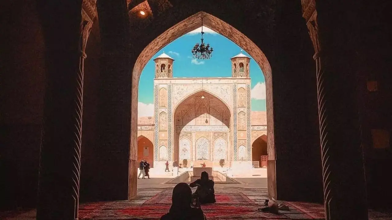 Pemandangan Masjid Vakil di Iran