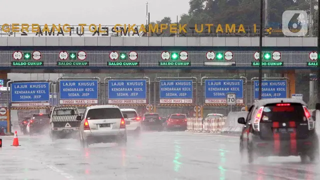 FOTO: H-6 Idul Fitri, Arus Mudik di Tol Cikampek Ramai Lancar