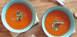Proses memanggang bahan sebelum dimasak dapat membantu mengeluarkan rasa alami sekaligus memberikan aroma yang lebih kuat (Sumber: Pexels.com)