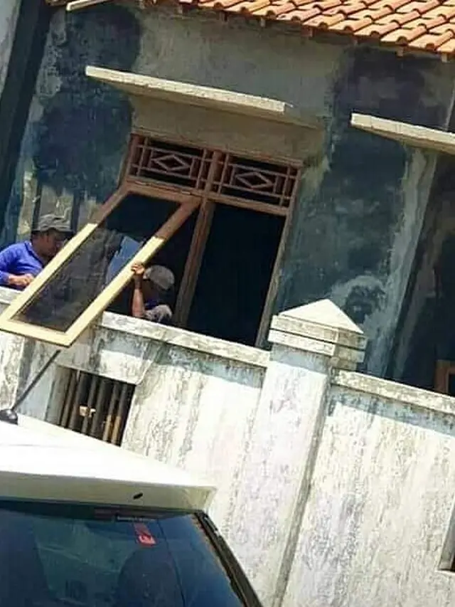 6 Potret Kuli Bangunan Terjebak Pekerjaannya Sendiri Ini Kocak