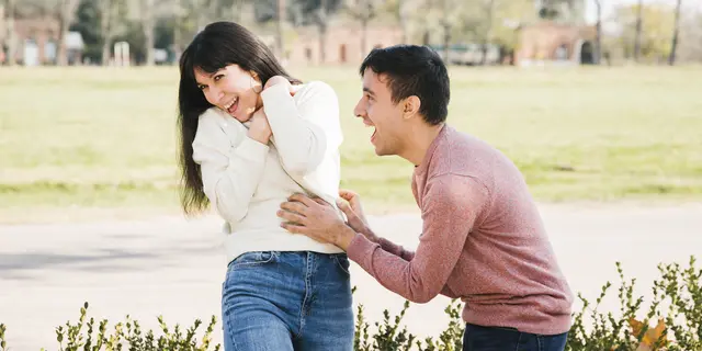 7 Zodiak Cuek Tapi Perhatian, Punya Daya Tarik yang Memikat