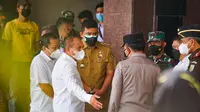 Wali Kota Medan, Bobby Nasution, mendampingi Gubernur Sumut, Edy Rahmayadi, mengecek gedung Madinah Al Munawwarah Asrama Haji Medan di Jalan AH Nasution yang dijadikan tempat Isolasi Terpadu (Isoter) penanggulangan Covid-19 Provinsi Sumatera Utara (Sumut)