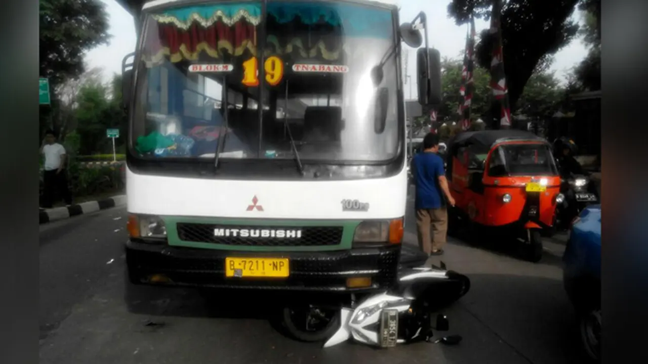 kopaja-lindas-motor-131228b.jpg