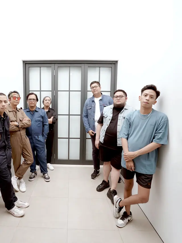Private Number feat The Rain.
