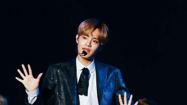 Hasil gambar untuk lee daehwi predebut