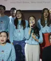 Pemeran memperkenalkan Home Sweet Loan The Musical saat peluncuran di Jakarta, Kamis (6/8/2026). Adaptasi dari novel karya Almira Bastari ini akan dipentaskan dalam 23 pertunjukan pada 30 September hingga 18 Oktober 2026 di Graha Bhakti Budaya, Taman Ismail Marzuki, Jakarta, dengan menghadirkan lima lagu orisinal karya Idgitaf sebagai bagian dari pengembangan cerita. (KLY/ Budy Santoso)