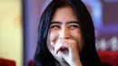Artis cantik Prilly Latuconsina tidak menyangka film yang dibintangi Danur bisa memecahkan rekor. Mendapatkan rekor dari MURI. Hanya dalam lima hari setelah resmi diputar, mendapatkan sejuta lebih penonton. (Nurwahyunan/Bintang.com)