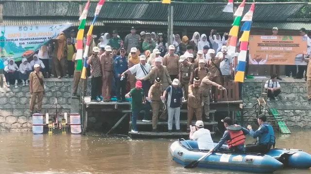 Sebar Eco Enzyme di Danau Serdang Wetan